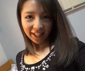【オナニー】一年もの間セックスレスで性欲ムンムンな素人娘！ふとした時に垣間見える初心な表情で男心をくすぐる