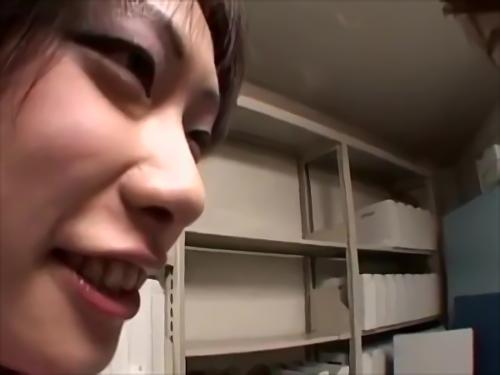 『レズキス』徐々に敏感な部分を淫らにマッサージしていきます・、お客さんが身をよじらせ始めたら、エステティシャンはリクエスト通りに舌にキスをし、！