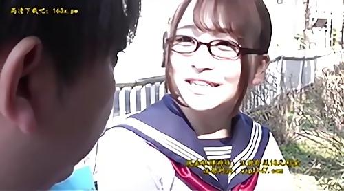 『美乳』少しずつ、僕たちの溝を埋めようと映画デートに誘うが、なぜかバイト先の先輩のけいすけさんも行くことになった、僕の恋路を邪魔しないでほ！