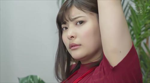 巨乳のツンデレ同僚！立ちバックでハメられて大量ザーメンドピュン!