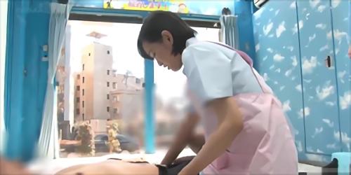 夫の体の悩みを聞いてもらえないかと頼まれ、素股で騎乗位してもらう。そのまま素股を続け！