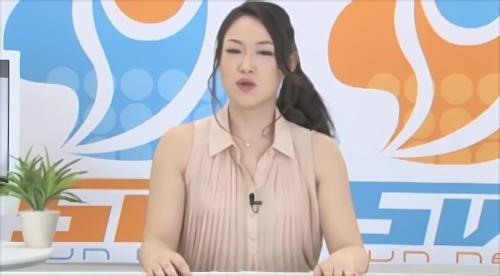 『お姉さん』全裸で一人エッチしながら初のぶっかけニュースを披露、勃起したチンポを美味しそうにしゃぶり、後ろから挿入を懇願する、！