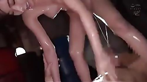 『ザーメン』ワールド一のぶっかけ量、まさにワールド一の金玉を持つ男が深田えいみ目掛けてびっくり大量過ぎる精子をミラクルぶっかけ、大量中出しで子！