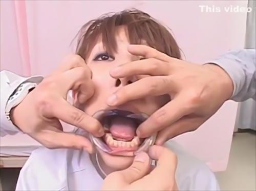 ナース娘がフェラチオを強要され口内射精される！