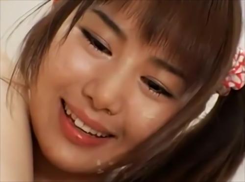 巨乳美女の顔舐め巨乳美女の秘部を手マンして大洪水！
