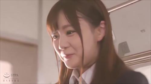 JK巫女が電車内で制服美少女に痴漢される！ラストシーンでは生挿入でナカ出しHも！