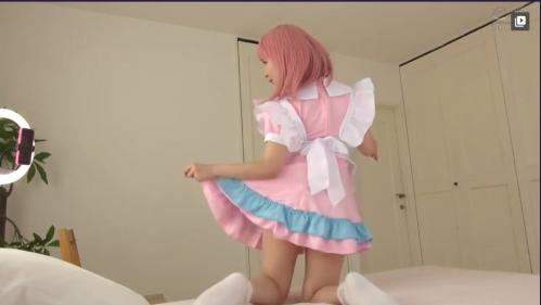 【茉宮なぎ】アナル丸出しローレグ尻でコスプレ配信する愛娘の肛門に我慢できずデカチン生ハメ！