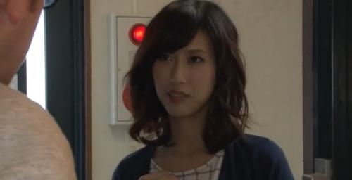 【人妻】スケベ人妻 パックリおま〇こ