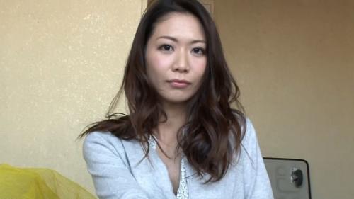 【人妻】M字開脚でしっかり鑑賞させて興奮してきた身体をささげるドエロ人妻の変態情事