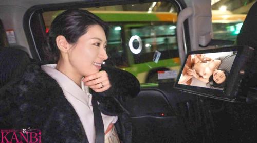 軽く触れられるだけで甘い声を漏らしてしまうほどの敏感ボディをじっくり攻めるとマ○コはあっという間にビチョビチョに！