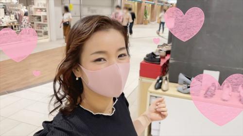 美白美巨乳のスイスクオーター人妻がオッパイをプルンプルンさせながら悶えるセックスの一部始終