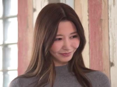 【愛弓りょう】容姿端麗で欲求不満なエチエチおばさんが自治会の新人坊やと密着痴女セックス
