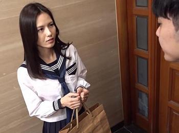 【武藤あやか】四十路主婦が近くに住む若者が巨根棒だと気付いて・・・