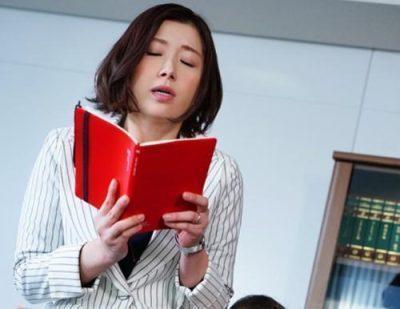 ＜加藤ツバキ＞中年おばさんが卑猥な秘書として上司に尽くす
