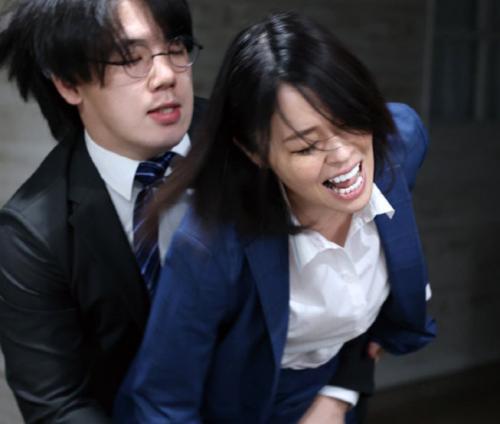 ＜新垣なつみ＞優秀な女社長が出張で向かった先で鬼畜ちんぽに襲われ屈辱の強制レイプファック