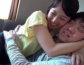 【安野由美】極上クラスの五十路おばさんが自分の子供より若い童貞さんとえちえち