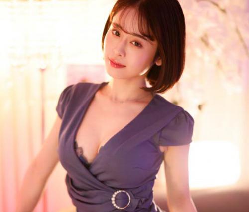 MINAMO「こっそりすれば平気だってばぁ♡」ちんぽが虜になっちゃう魅惑の美人キャバ嬢とお店で枕営業セックス！