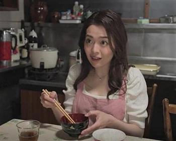 【藤かんな】「断らなきゃダメなのに//」夫が留守の間に連れ子と不倫関係になっちゃう母！
