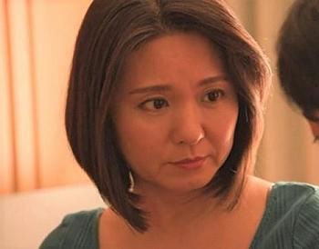 ＜綾瀬麻衣子＞「息子の友人はデカチンだから♡」倦怠期の五十路主婦が若者の下半身に夢中になってしまった！