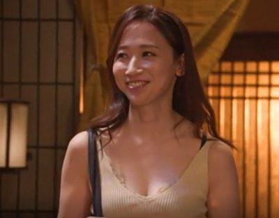 【水戸かな】スレンダー美人主婦が息子の友達も参加した温泉旅行で若さ溢れる不倫セックス