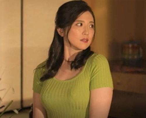 ＜木下凛々子＞「逢いたかった♡」四十路妻が息子の友達にだいしゅきホールド！