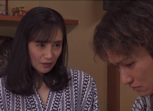 ＜平岡里枝子＞「いけない事だけど感じちゃう//」家族旅行中に寝てる夫の隣で息子ちんぽと愛し合ってしまった母！