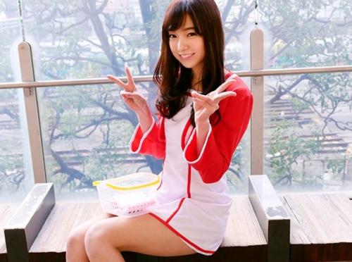 【素人ナンパ】ティッシュ配り中の可愛いキャンギャルをナンパして連れ込み！制服姿のままで濃厚SEXww