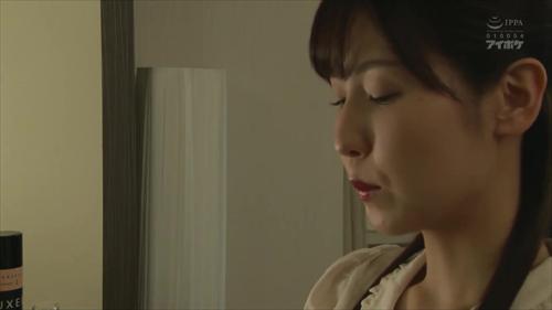 桜井もも、既婚女子魅力的な外見既婚女が婚姻しても元彼悪い男に会う。