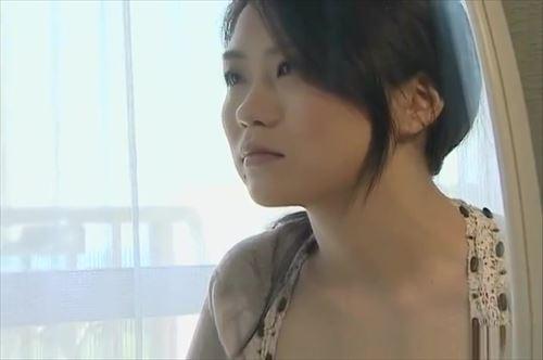 生理中、性的な話題に触れることで男性を引き付ける