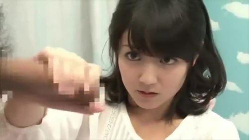 美少女に誘惑され、初めての性行為に興奮する男。