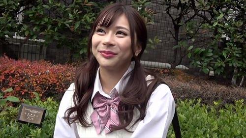 多くのファンを獲得し、露出度の高いシーンが増加すると、卑猥的な駆け引きが繰り広げられ、若い女の子が興奮状態になる。