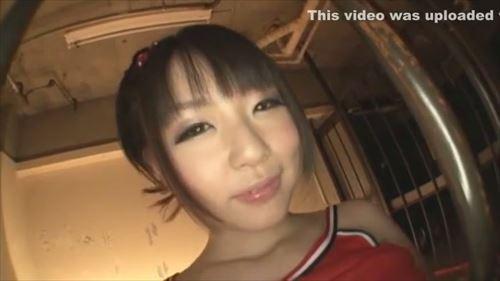 つぼみちゃんはオイルまみれで、超可愛い！その姿は、まるで性的に誘惑してるみたい。