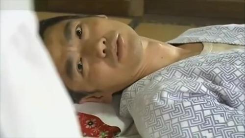 愛情を通じて、家族の友人たちは熱い絆を結び、口約束を破り、姪を導く。