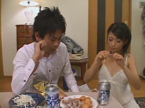 魅力的な女性との肉体的な接触