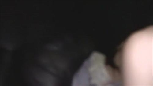 アートカフェやタクシーでわいせつな行為を強要されても、体重をかけて声を我慢する姉。