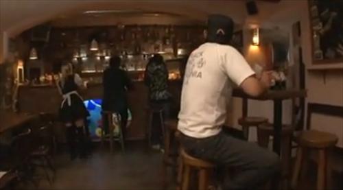 その場でヤッちゃったら中出ししちゃったぜ、金髪の外国人美女に一目惚れ口説く。