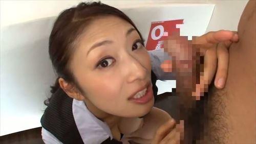 怜子ちゃんに携帯の修理お願いしただけなのに、なんかムカついて、彼氏みたいに「もっとしてよ」って要求されて、気持ち悪いけどしちゃった。