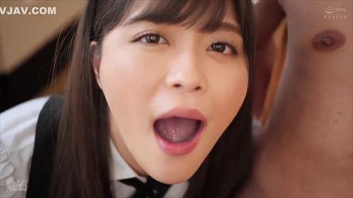 美少女が可愛らしいメイド服を着て、性的な行為に興奮する