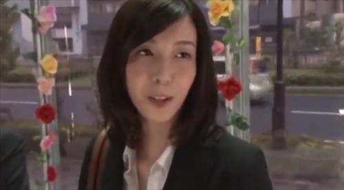 美しい胸がある仕事仲間と、違法なセックス映像