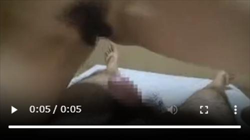 セクシーな体がベッドから出て何かをする際、過激な性衝動にご注意。。ああ指！
