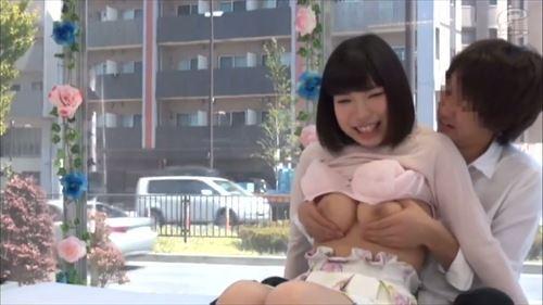 セクシーなミラーで、無防備な彼女たちは官能的なショー！欲望の渦に引き込まれ、快楽のピークへ。