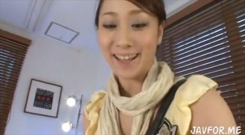 脇の毛を露出させた不適切な身体を強引に貫いてやろう。