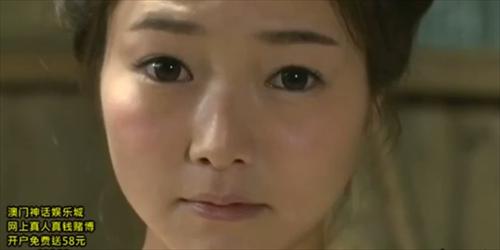 デカパイおばさんが口で性交するパイ揉む。