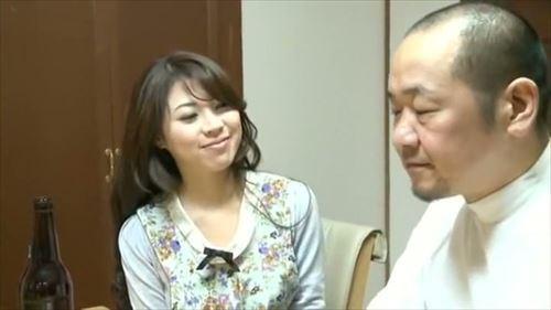 兄の家の隣に住む兄夫婦の妻は、酔った勢いで性濃いめ的暴行を受け、妊娠してしまった。