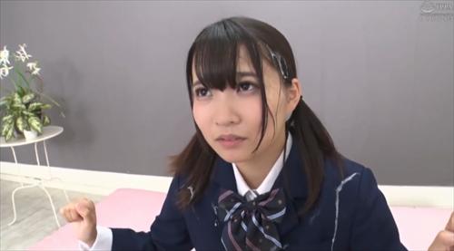 誘いやアスレチックウェアの宣伝、問いに答えたりジェスチャーや話術で1万円で人を引き付ける。