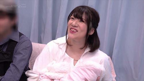 彼氏、マジにヤバイって！誘惑されて、おっぱいがビンビンよ