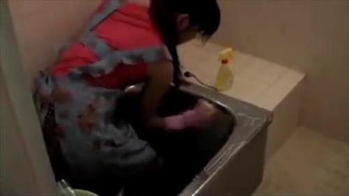 夫の父が暴力で嫁を誘惑、子息が浮気して問題あり。