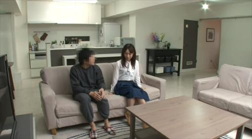隣人の姉が婚約中、夜這いを決行するつもり。