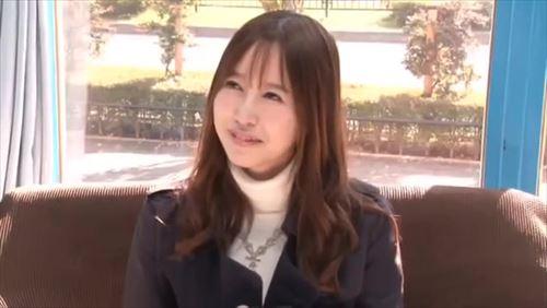 美しい女性、結婚後、出産を経て乳首の色に変化が。マッサージで敏感な反応を示す
