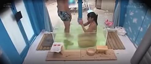 不浄な温泉マッサージで発見、素股挿入で妊娠中出し。純真な娘騙す。